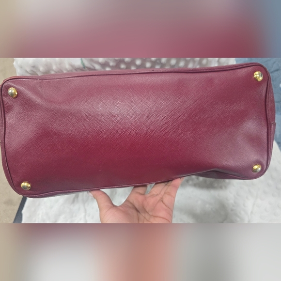 Prada GALLARIA burgandy Bag with COA - Picture 8 of 11